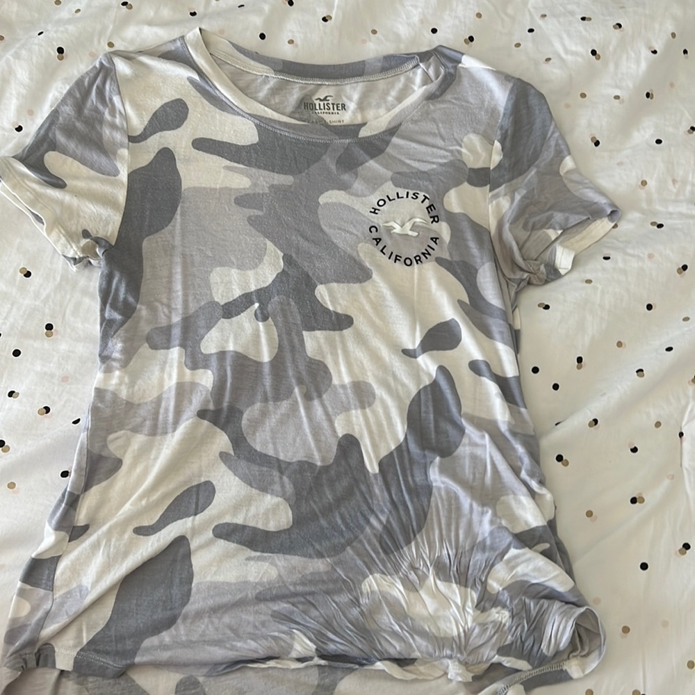 Hollister t shirt